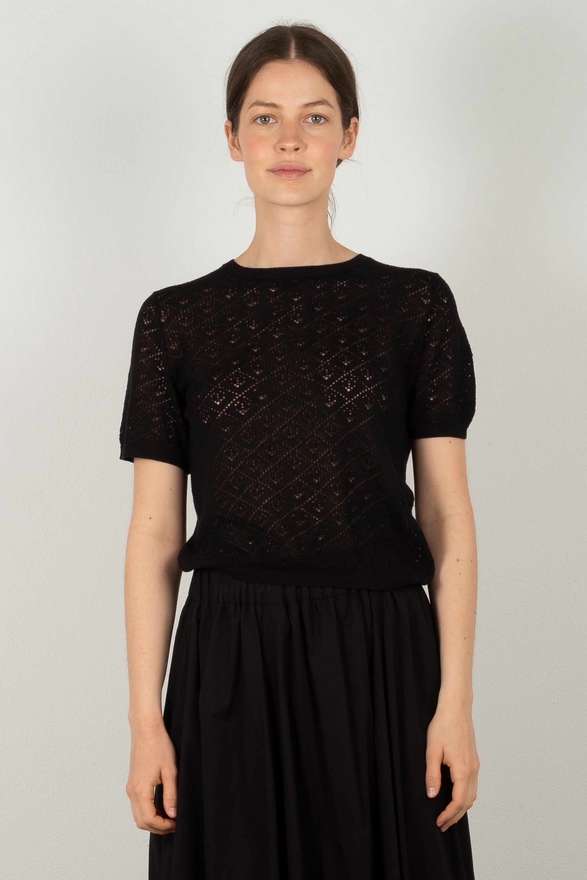 ANN top black