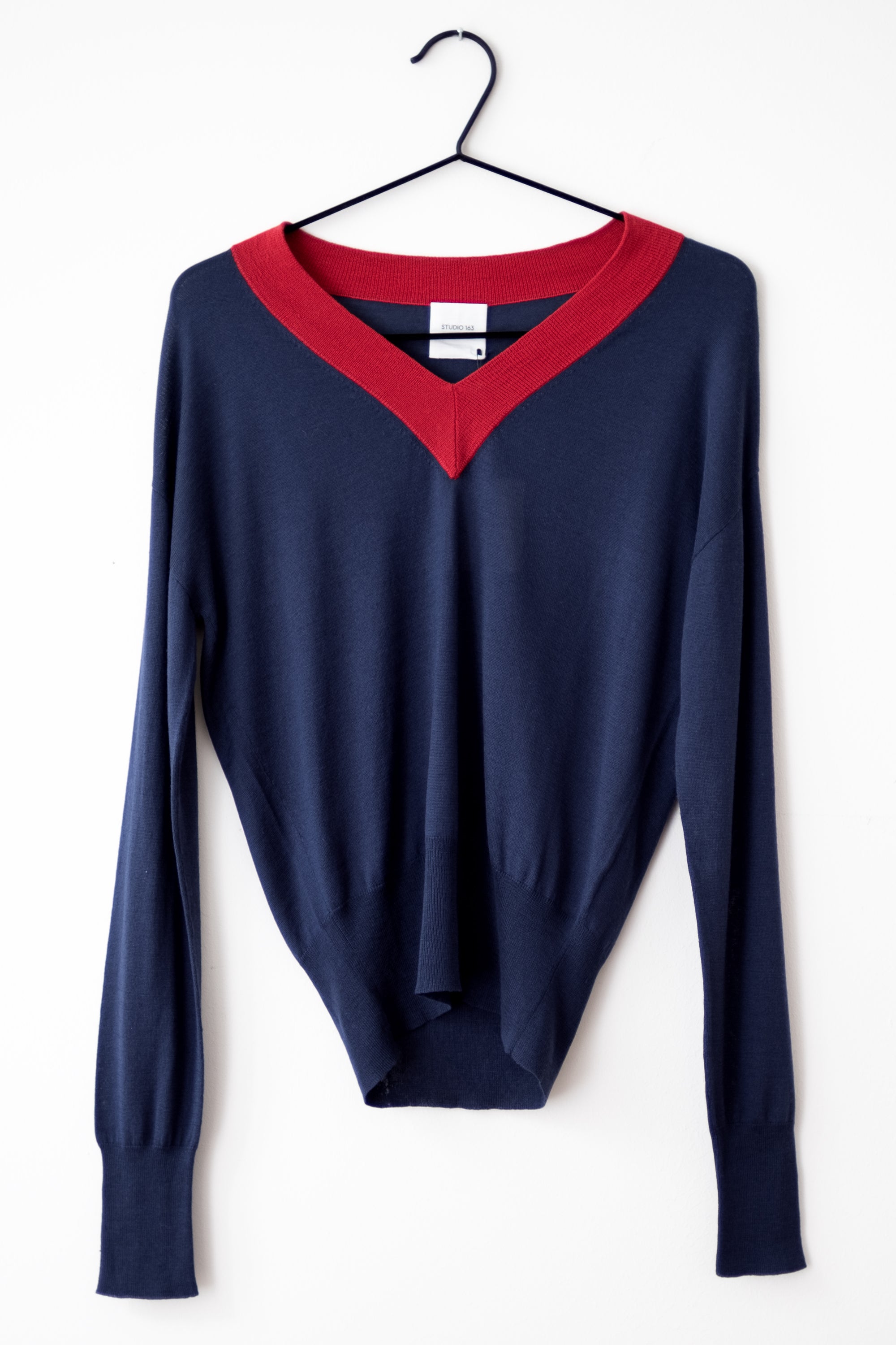 Light V-Neck sweater