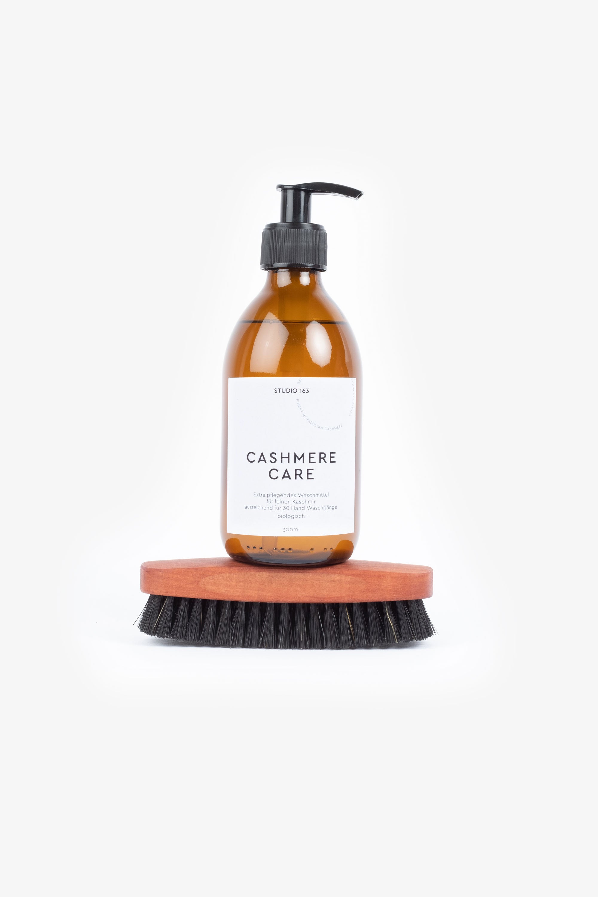 Cashmere Care & clothes brush